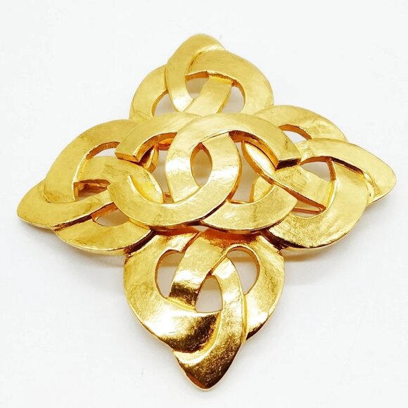 Chanel Brooch Pin Gold 97 P 600-072925 - Picture 1 of 9